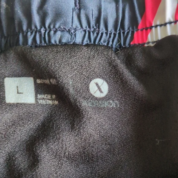 Xersion Black and Red Star Athletic Shorts - Picture 4 of 6